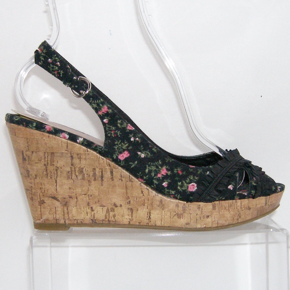 Soda 'Tiffy' floral ruffle buckle slingbacks 8.5 - Picture 8 of 8